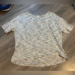Lululemon Gray and White Patterned T-Shirt